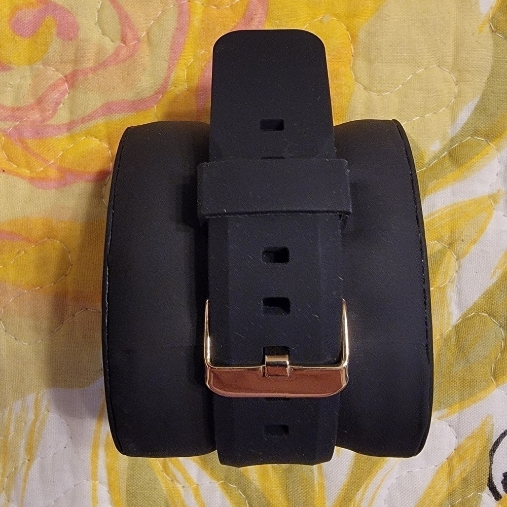 New Rocawear Men's Oversized Watch - Picture 3 of 3